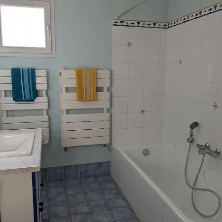 Entre Et Vignobles Maison Trois Дом отдыха *